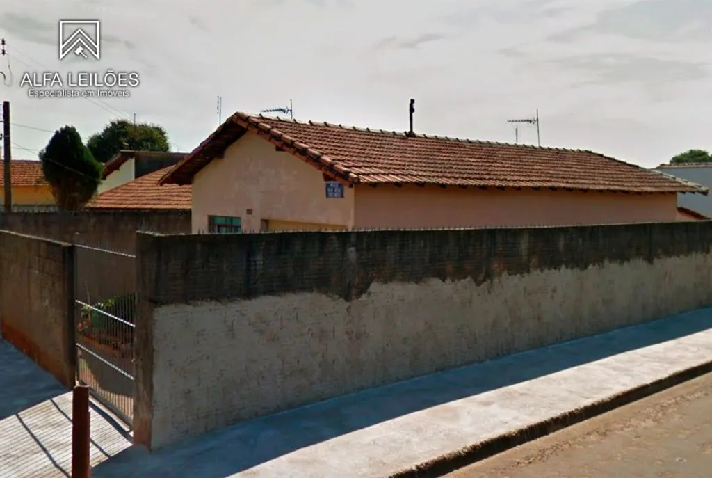 Leme (SP) - Casa no Centro com Terreno de 363m² — foto principal